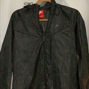 FAVORITE ITEM-REFLECTIVE NIKE ATHLETIC JACKET